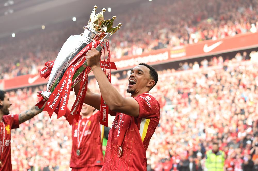 英媒：桑乔等4人将在曼联一线队回归后被下放至U21更衣室